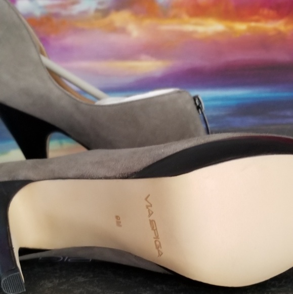 Via Spiga Gray Suede Heel - Picture 3 of 3